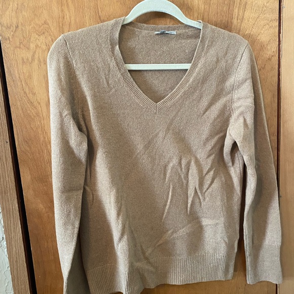 Halogen Women's Camel V-Neck Sweater - Picture 1 of 4
